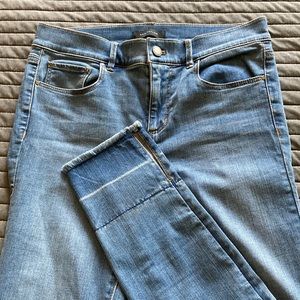 Ann Taylor Size 2 Light Wash High Waisted Jeans